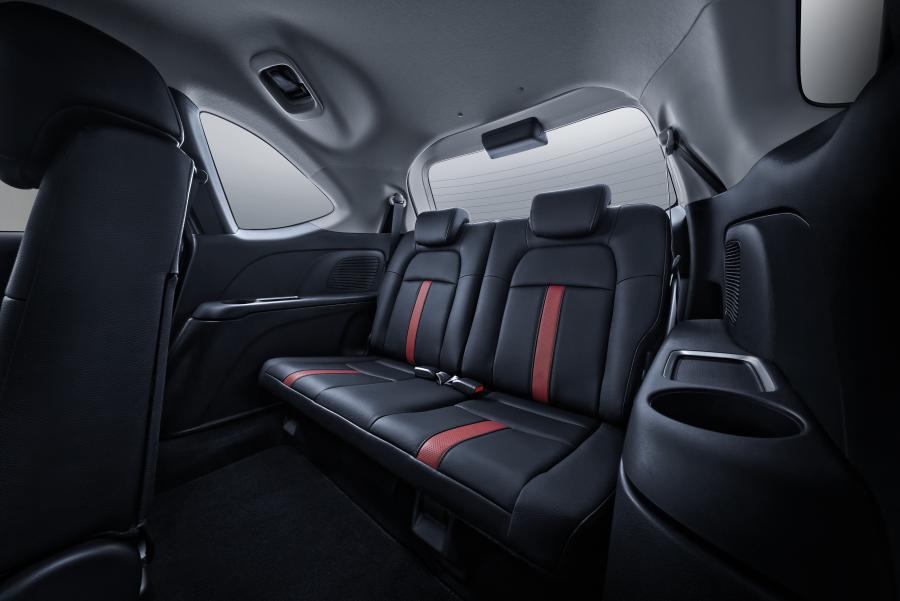 Интерьер Honda BR-V 2020 года  (MY) (фото 8 из 9)